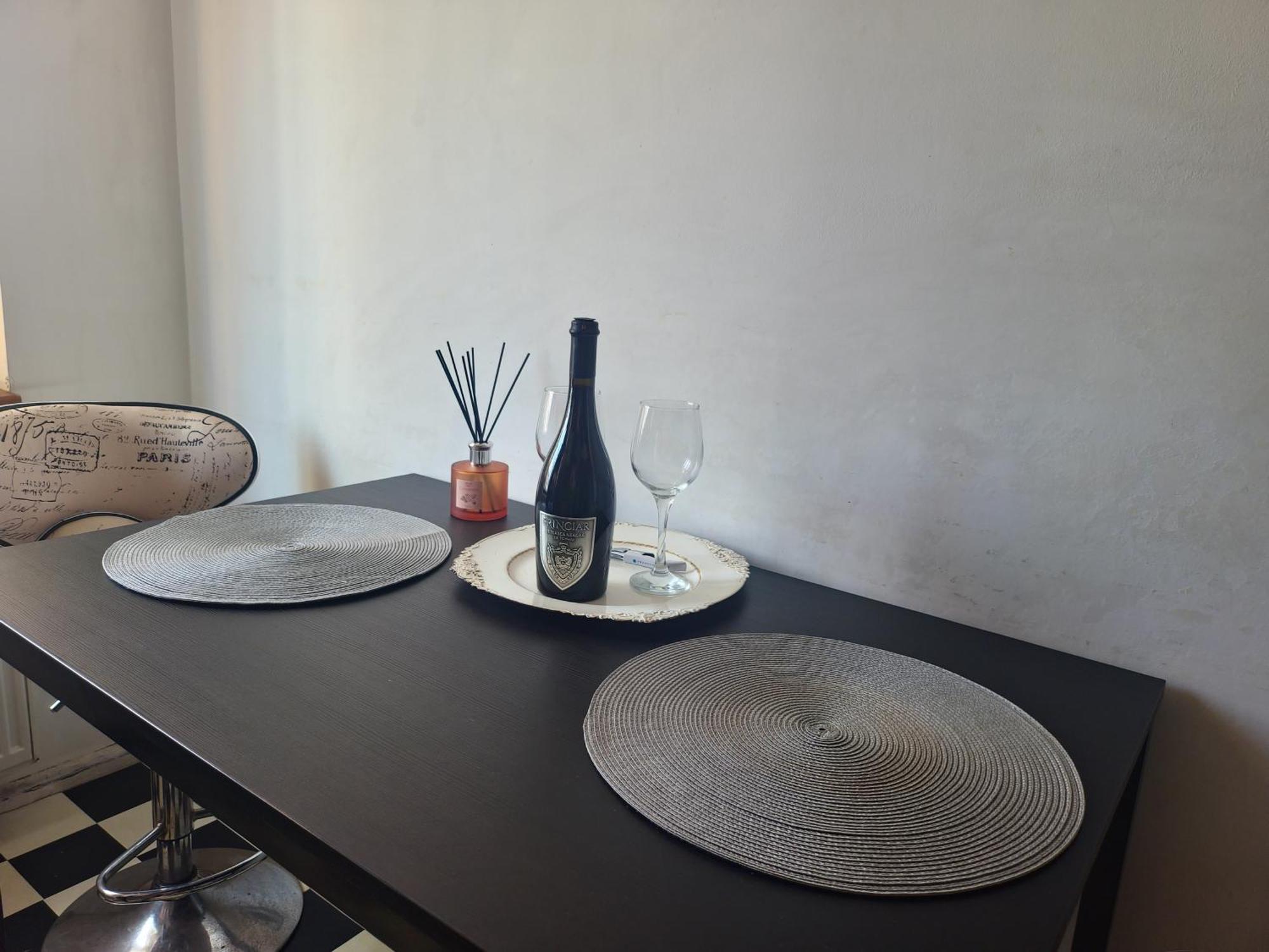 Aparthotel Yanis บูคาเรสต์ ภายนอก รูปภาพ